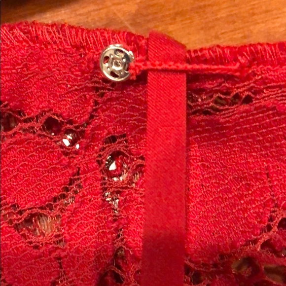 DKNY red lace top with camisole - Picture 5 of 8